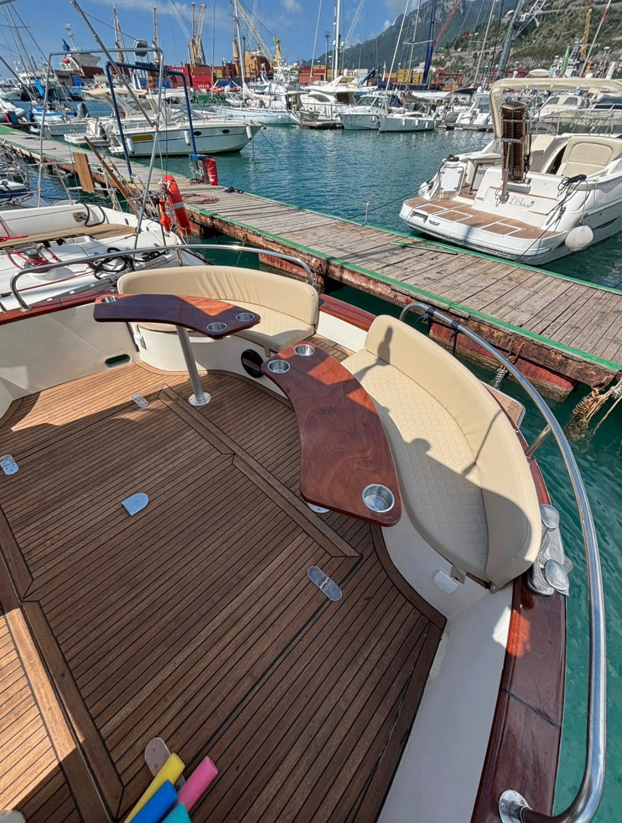 Aft table area of the Gozzo Sorrentino Aprea Mare 10