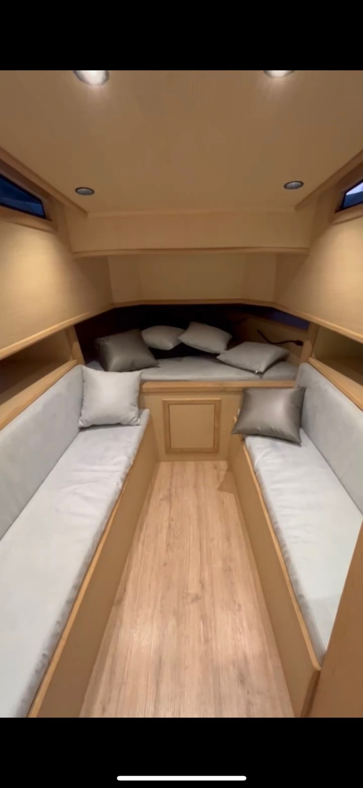FPJ 42 interior cabin