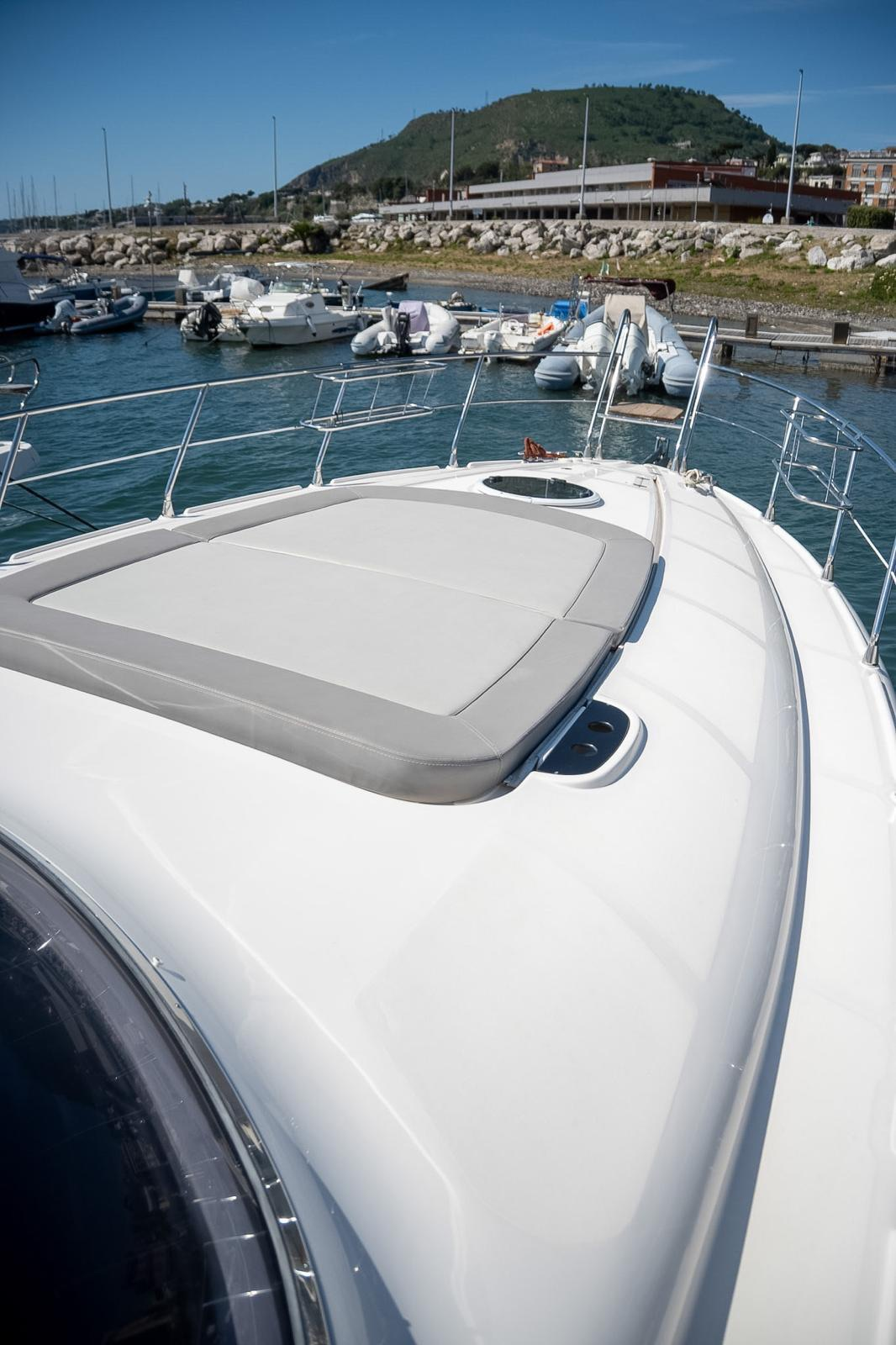 Bow sun pad