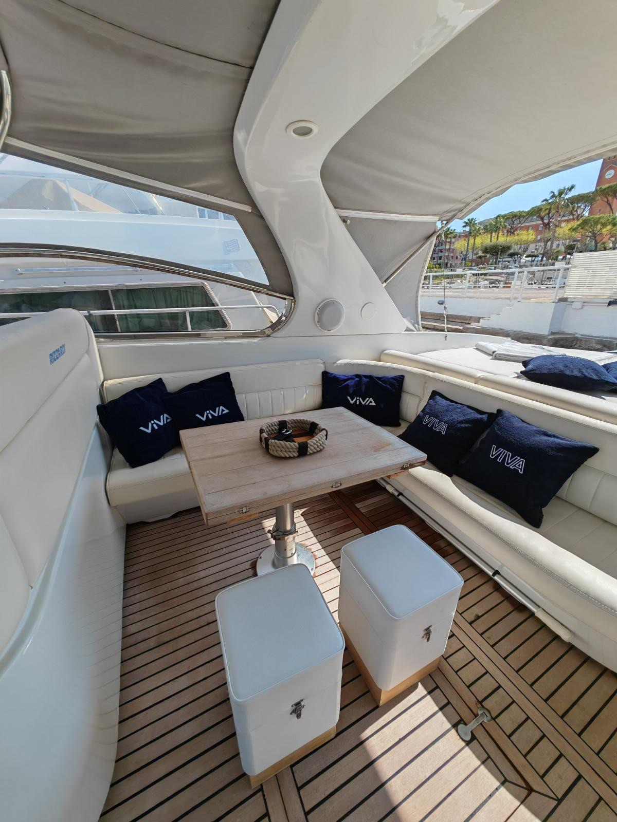 Rizzardi 50 outdoor lounge area